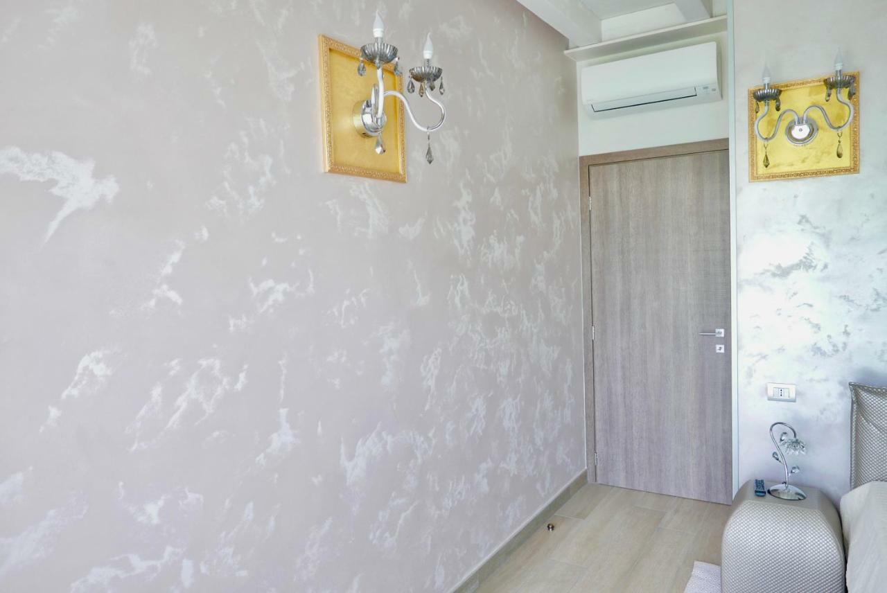 Phoenix Garda Hills Сірміоне Екстер'єр фото